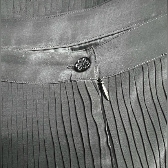 …Way size 12, lined, black dress skirt. - Picture 4 of 5